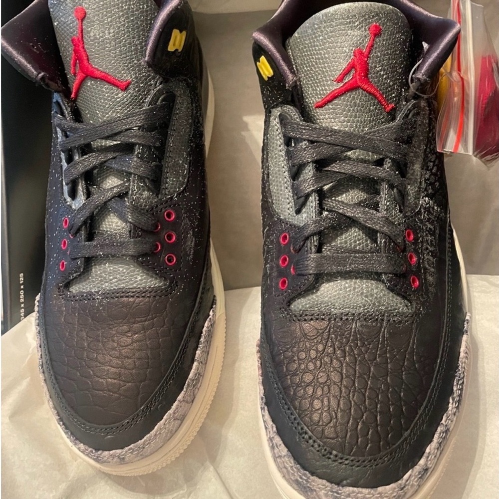Jordan 3 Retro SE Animal Instinct Black and Yellow Textured Sneakers